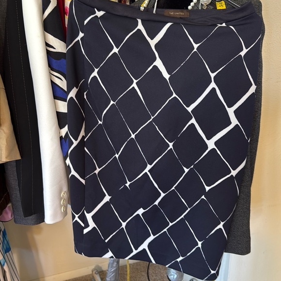 The Limited brand, size 8, color, black, white - Picture 1 of 3